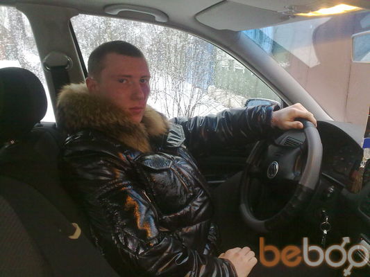  ,   Maxim, 32 ,   ,   , c 