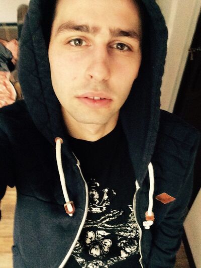  ,   Leon, 30 ,   ,   