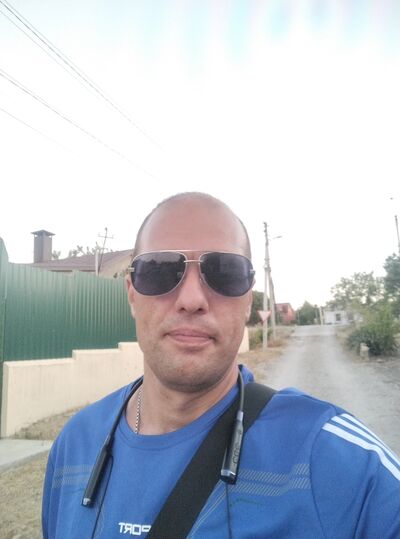  ,   Layker, 42 ,     , c , 
