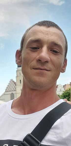  ,   Alex, 37 ,   ,   