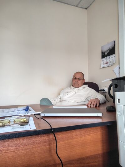  ,   Viktor, 53 ,   