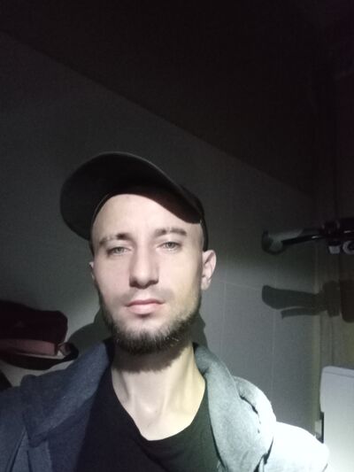  ,   Artem, 39 ,   ,   
