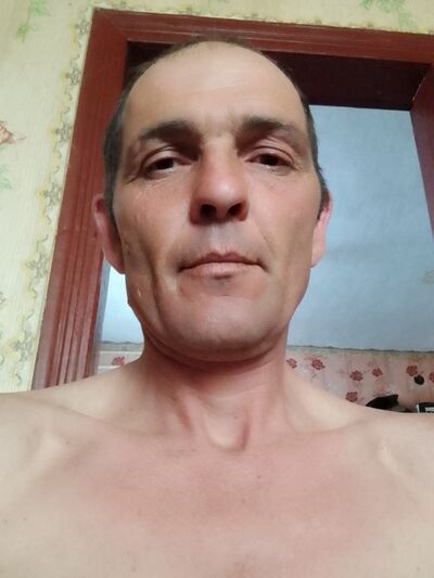  ,   Viktor, 41 ,   c 