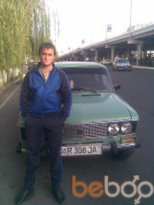  ,   Viktor, 32 ,  