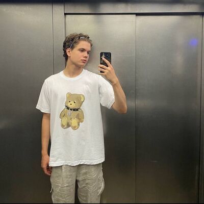  ,   Artem, 21 ,   ,   