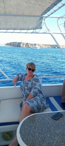  ,   Ekaterina, 45 ,   c 