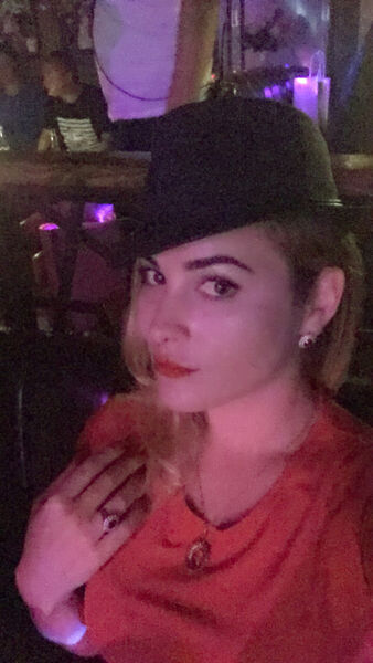  ,   Anna, 31 ,  