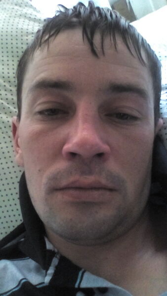  ,   Viktor, 37 ,   