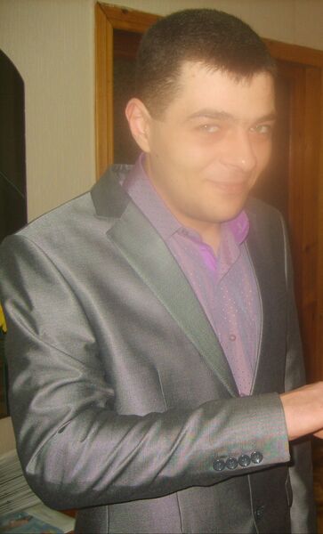  ,   Viktor, 42 ,   ,   