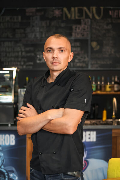  ,   Artem, 38 ,   ,   