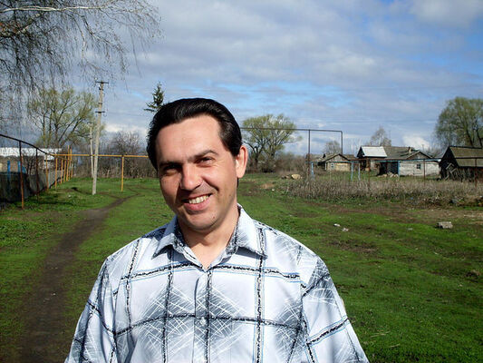  ,   Maks, 49 ,   ,   , c 