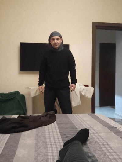  ,   Tato, 49 ,   ,   