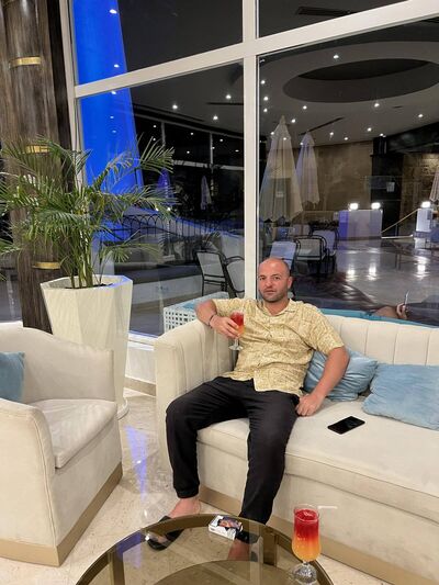  ,   Davit, 38 ,   ,   , c , 