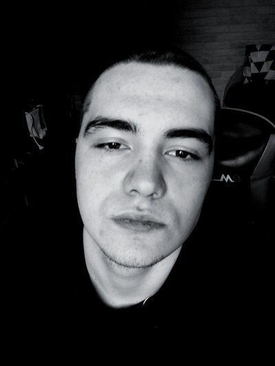  ,   Eduard, 21 ,   ,   