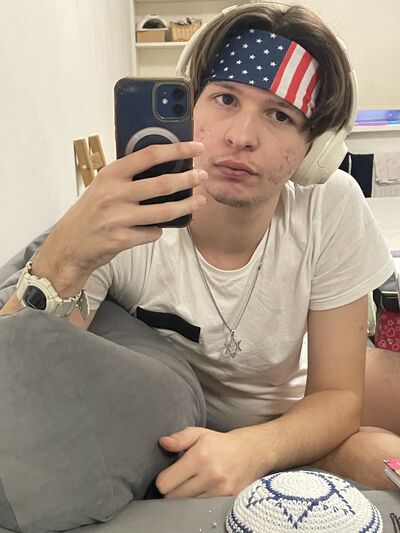  -,   Konstantin, 18 ,   ,   