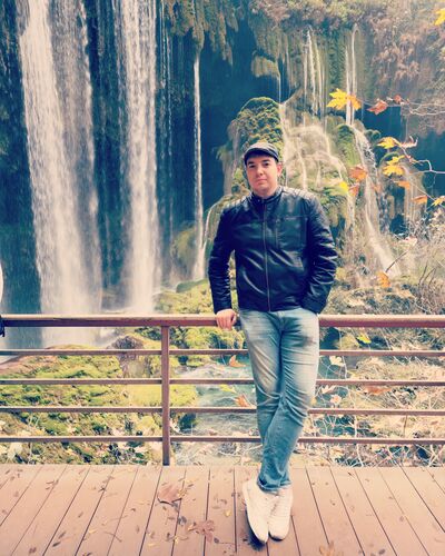  ,   Valentin, 34 ,   