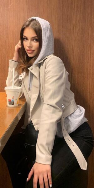  ,   Anet, 22 ,   ,   