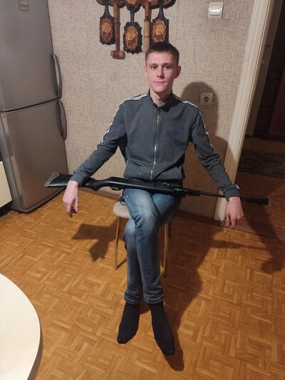  ,   Mikhail, 31 ,     , c 