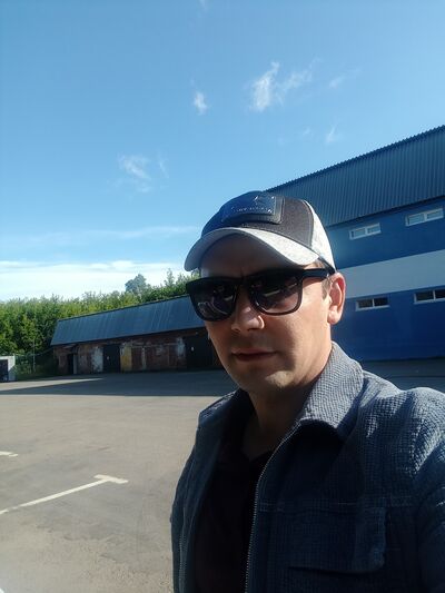  ,   Daniyor, 32 ,   ,   