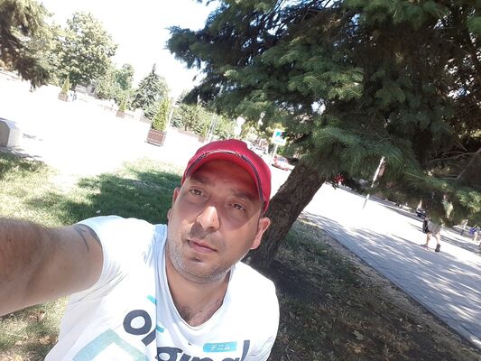  ,   Artur, 41 ,   ,   , c 