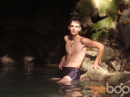  ,   Viktor, 37 ,   