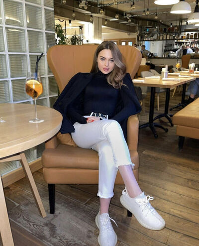  ,   Lara, 27 ,   ,   , 