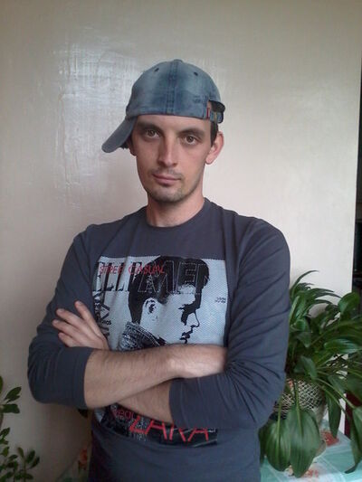  ,   Anton, 37 ,  