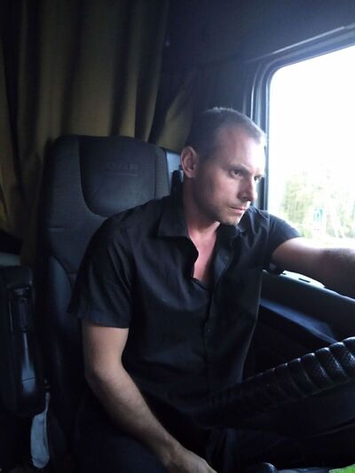  --,   , 44 ,   c 