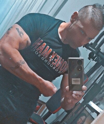  ,   Nenad, 43 ,   ,   