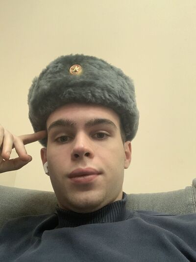  ,   Artur, 21 ,   ,   
