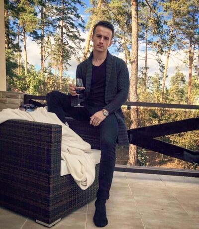  ,   Viktor, 31 ,   ,   , 
