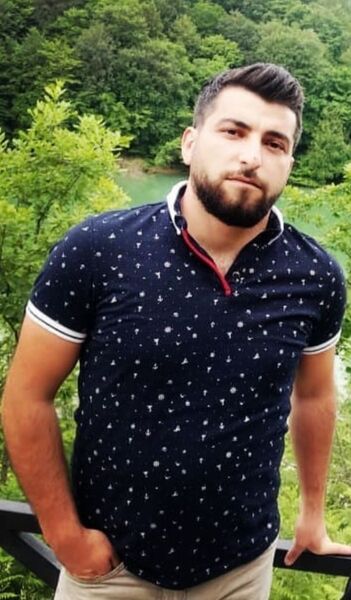  ,   Sexavet, 32 ,   ,   