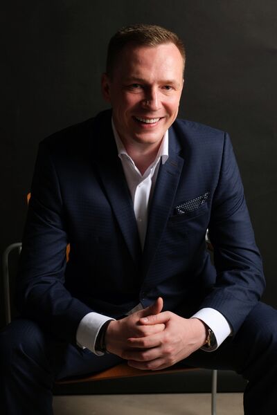  ,   Anton, 41 ,   ,   , c , 
