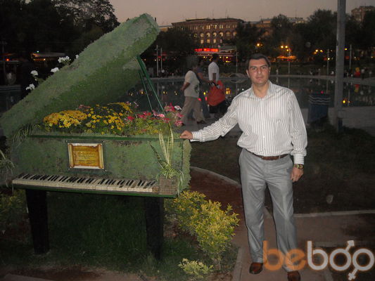  ,   Artur, 52 ,   