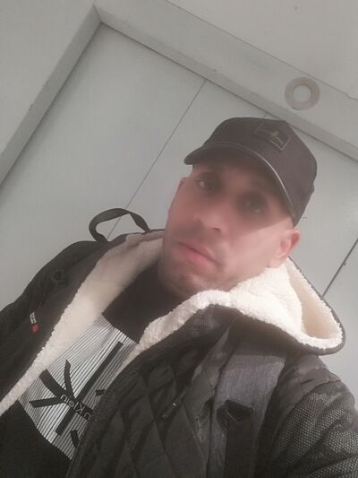  ,   Denys, 38 ,   ,   