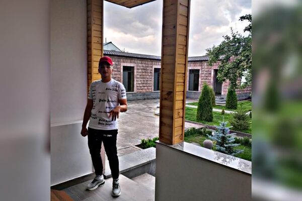  ,   Denis, 27 ,   ,   
