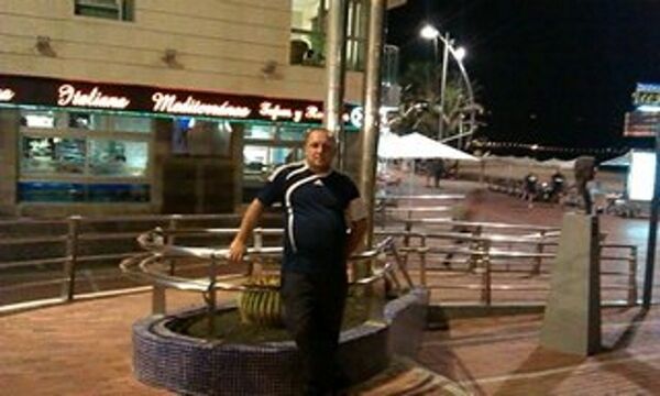  ,   Alex, 49 ,  