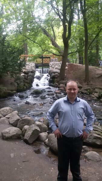  ,   Viktor, 37 ,     , c 