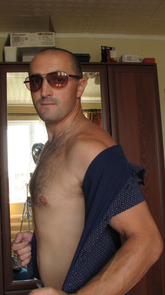  ,   Alex, 41 ,   
