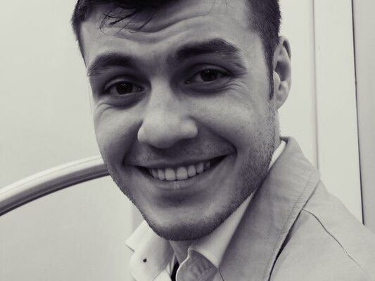  ,   Dan, 32 ,   ,   