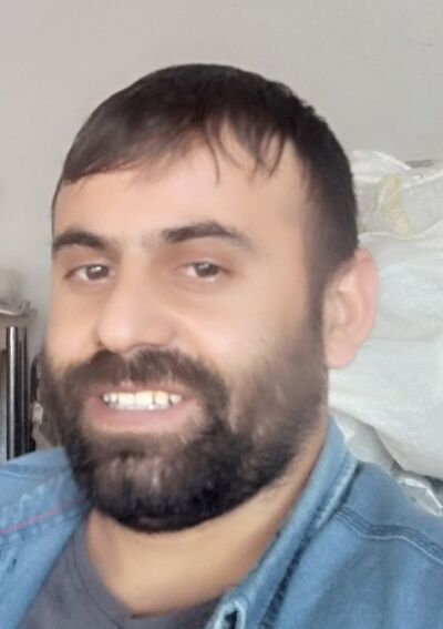  ,   Hakan, 33 ,   ,   