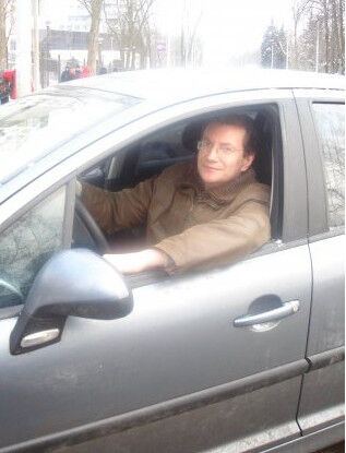  9867900  , 56 ,    -