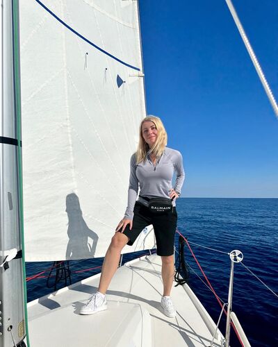  Limassol,   , 37 ,     , c 