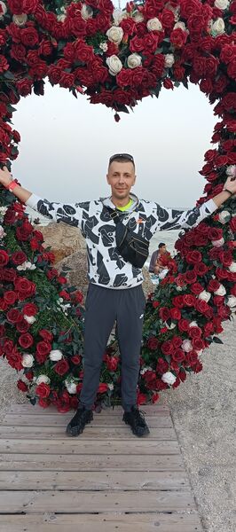  ,   Ruslan, 37 ,   ,   , c 