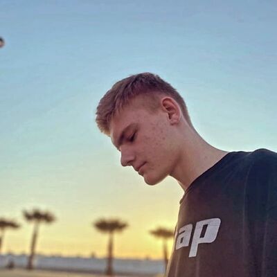  ,   Roman, 20 ,  