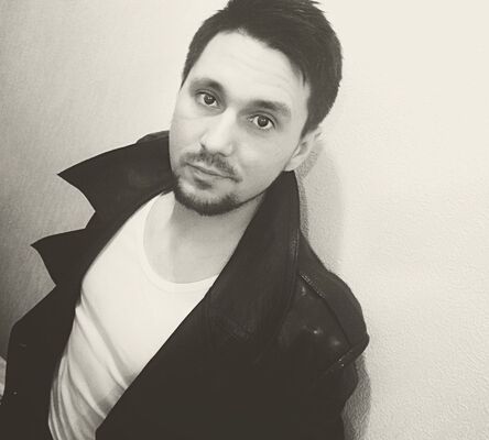  ,   Viktor, 38 ,   