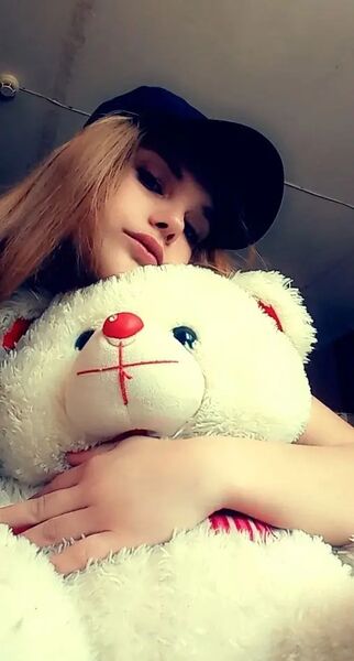  ,   Angelina, 21 ,   