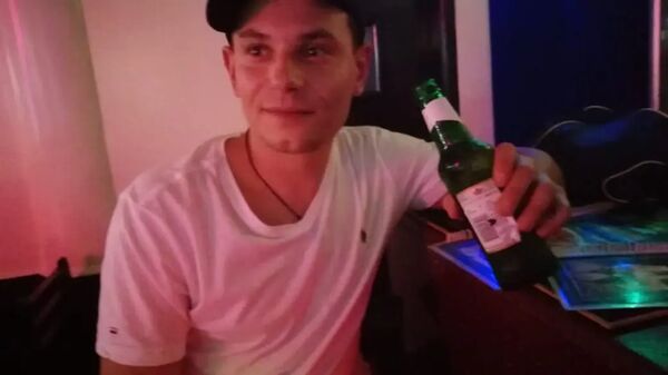  ,   Artem, 32 ,   ,   , c 