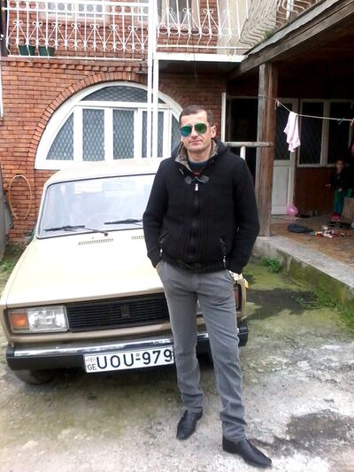  ,   Vako, 49 ,   