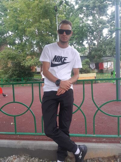 ,   Ilya, 31 ,   ,   , c , 